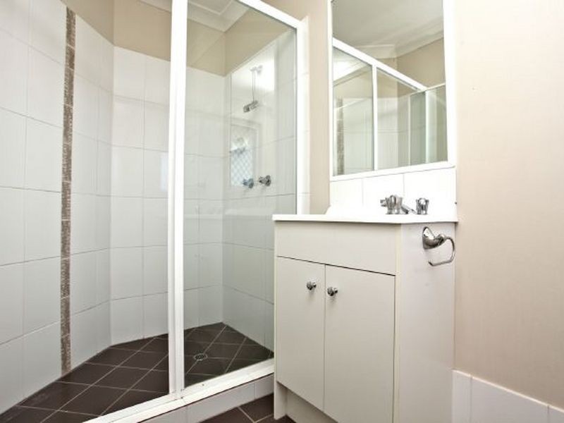 2 Demmers Court, Goodna QLD 4300