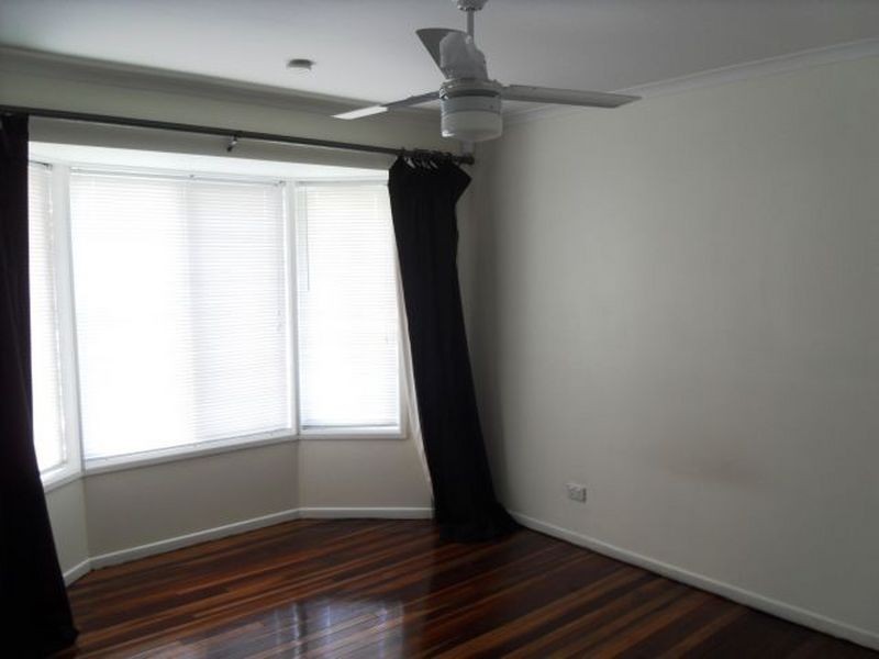 8 Sherwood Crescent, Bellbird Park QLD 4300