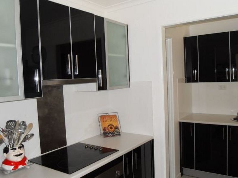 8 Sherwood Crescent, Bellbird Park QLD 4300