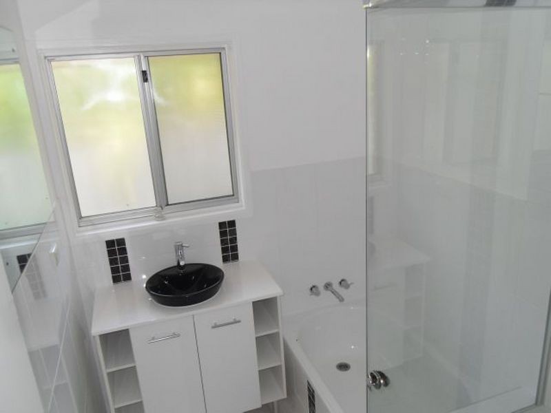 8 Sherwood Crescent, Bellbird Park QLD 4300