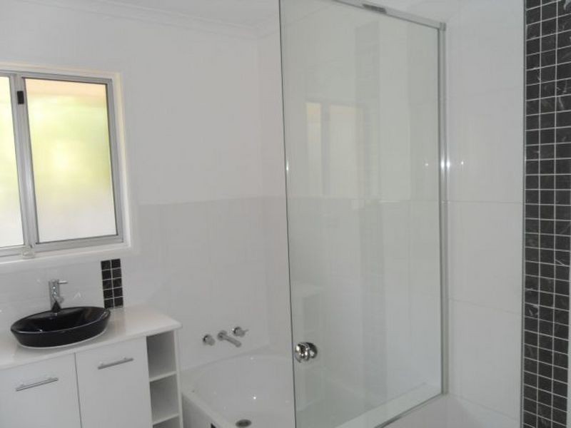 8 Sherwood Crescent, Bellbird Park QLD 4300