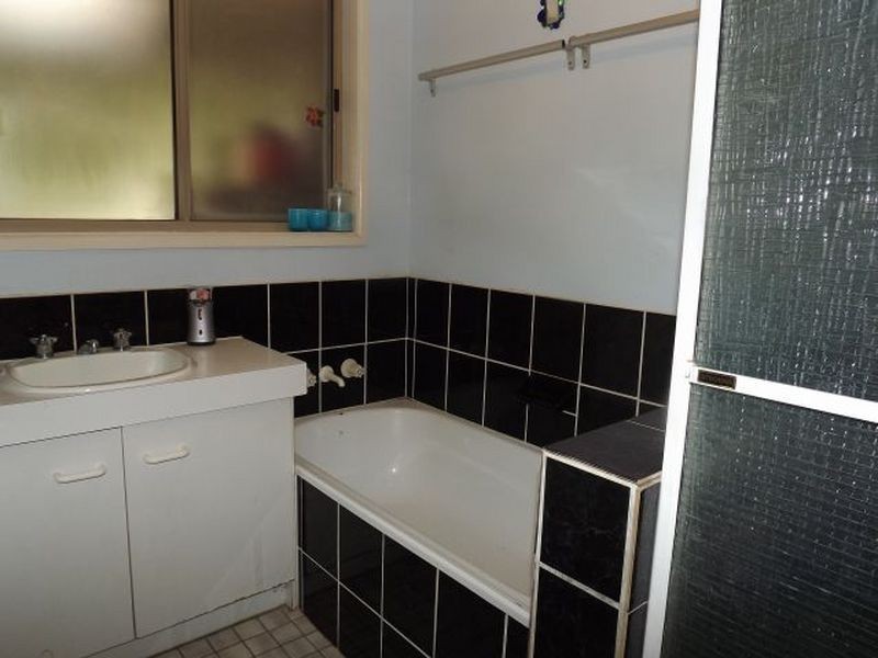 3 Megan Street, Camira QLD 4300