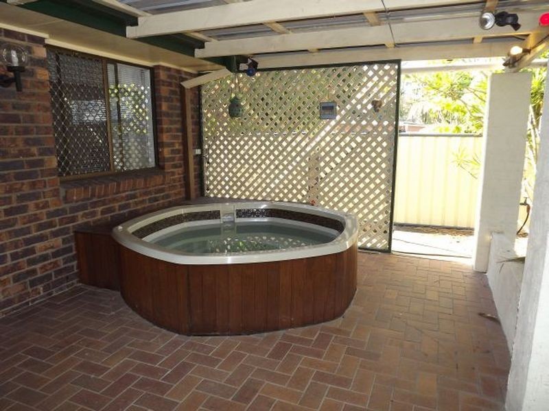246 Old Logan Road, Camira QLD 4300