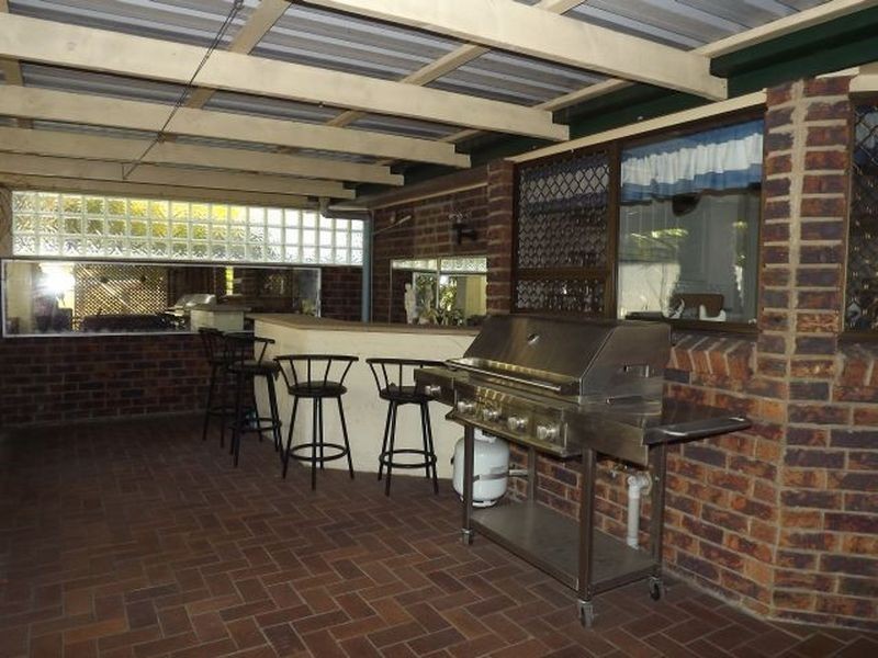 246 Old Logan Road, Camira QLD 4300