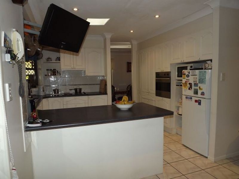 246 Old Logan Road, Camira QLD 4300