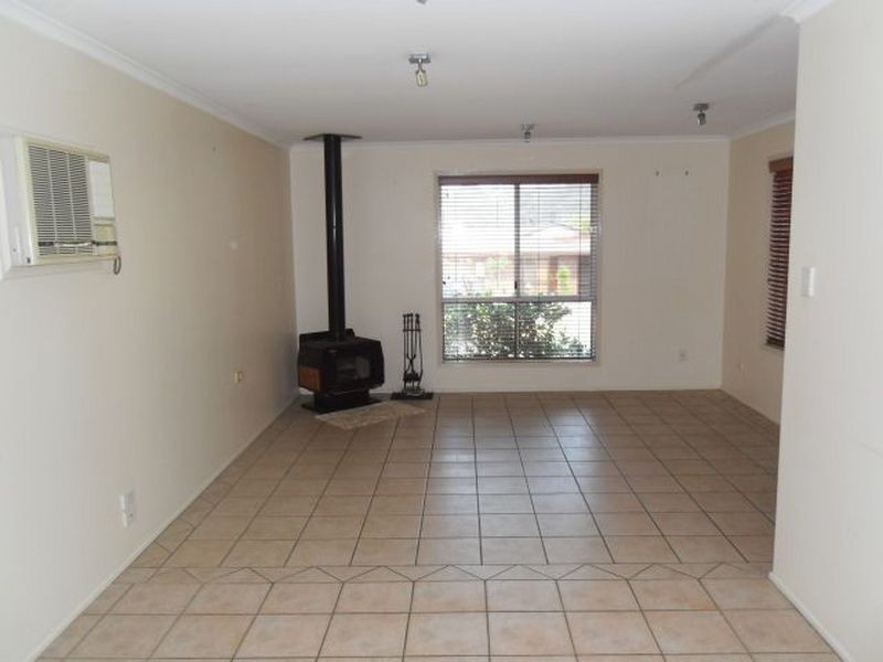 1 Brolga Court, Bundamba QLD 4304