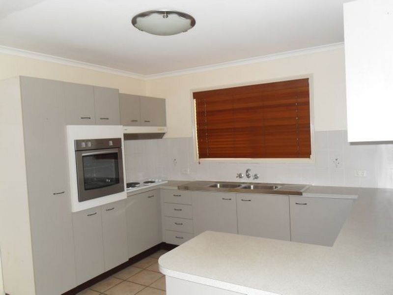 1 Brolga Court, Bundamba QLD 4304