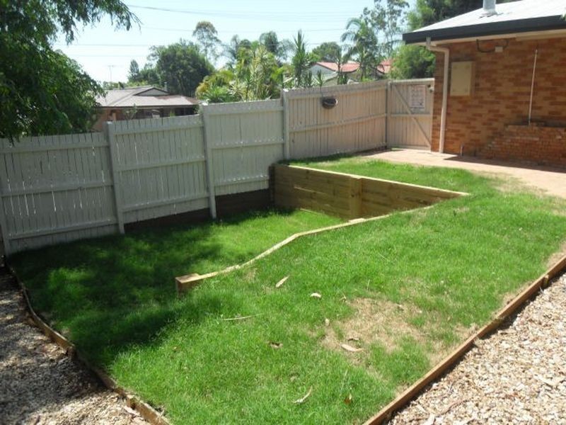 1 Brolga Court, Bundamba QLD 4304
