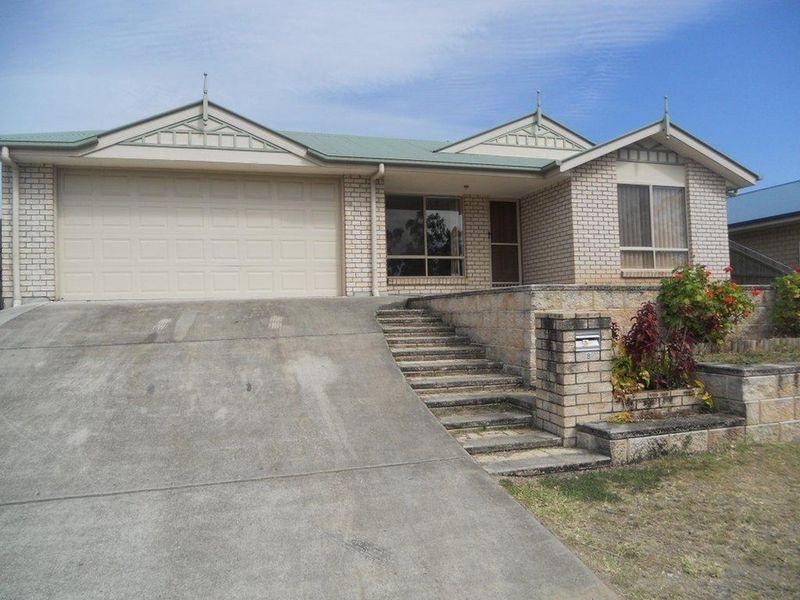 8 Lyrebird Lane, Bellbird Park QLD 4300