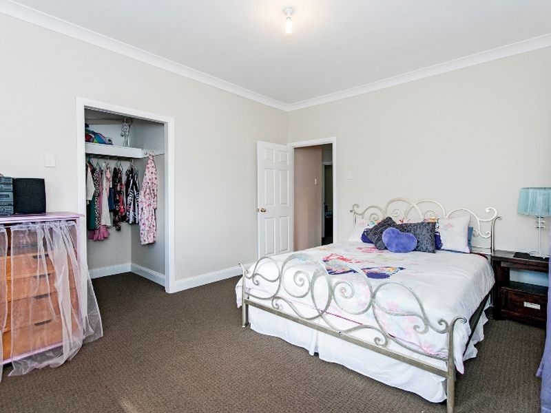 40 Greenham Street, Raceview QLD 4305