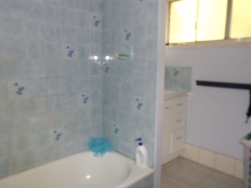 319 Old Logan Road, Camira QLD 4300