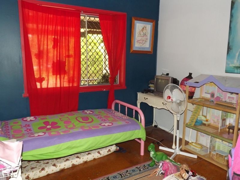 319 Old Logan Road, Camira QLD 4300