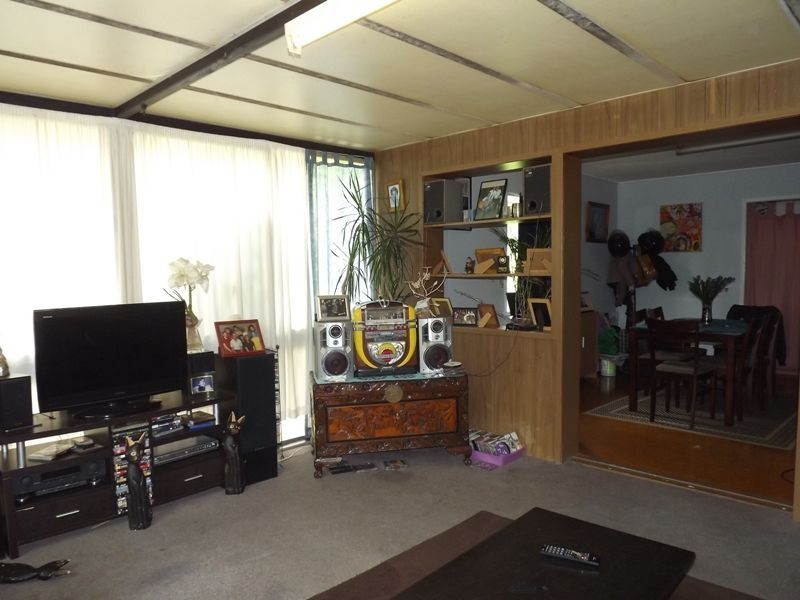 319 Old Logan Road, Camira QLD 4300