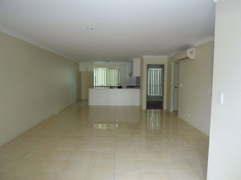 8 Kinglake Avenue, Springfield Lakes QLD 4300
