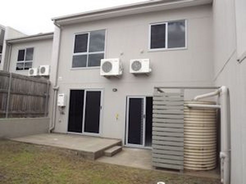 8 Kinglake Avenue, Springfield Lakes QLD 4300