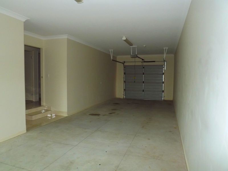 8 Kinglake Avenue, Springfield Lakes QLD 4300