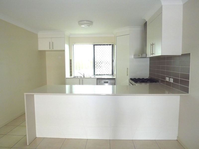 8 Kinglake Avenue, Springfield Lakes QLD 4300