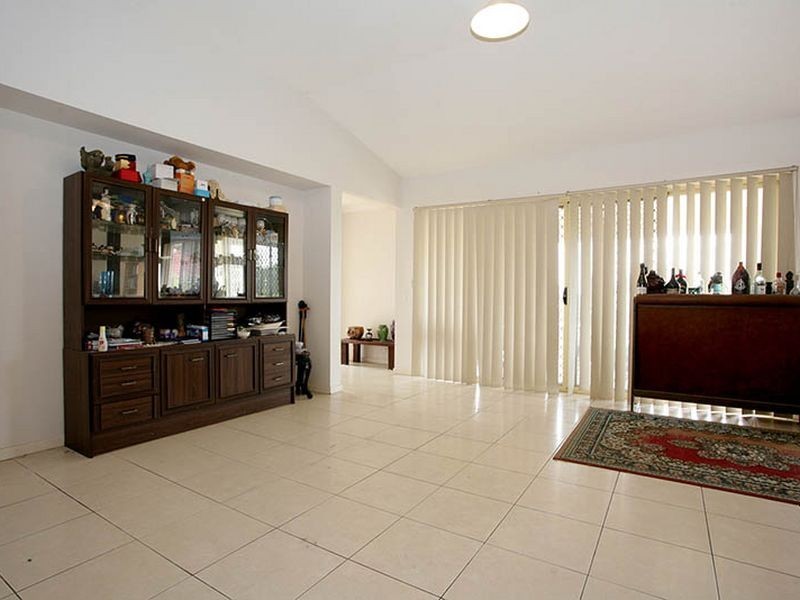 32 Whitmore Crescent, Goodna QLD 4300