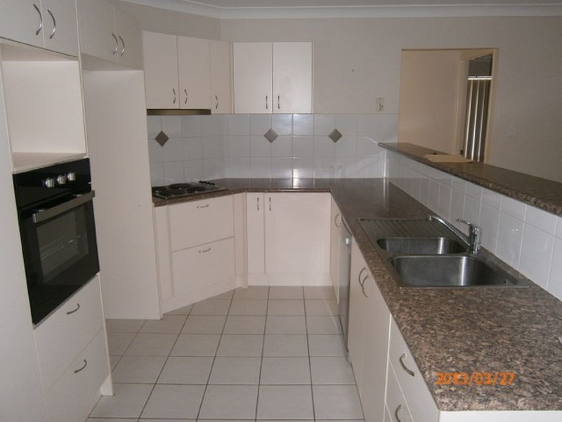 14 Dornoch Crescent, Raceview QLD 4305