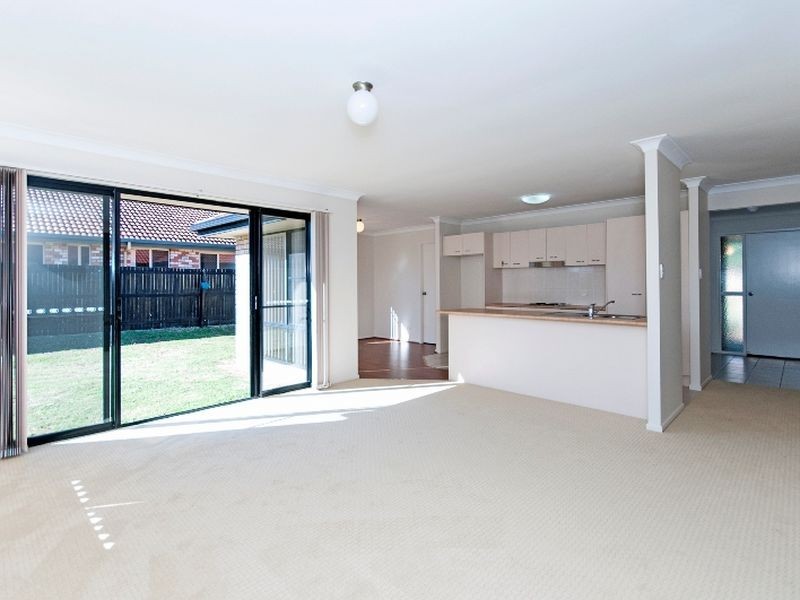 6 Dewhurst Crescent, Raceview QLD 4305