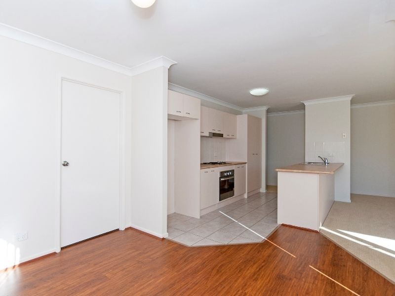 6 Dewhurst Crescent, Raceview QLD 4305