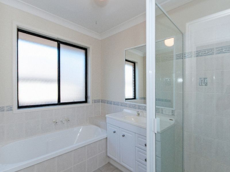 6 Dewhurst Crescent, Raceview QLD 4305