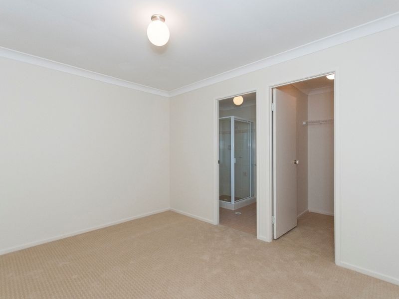 6 Dewhurst Crescent, Raceview QLD 4305
