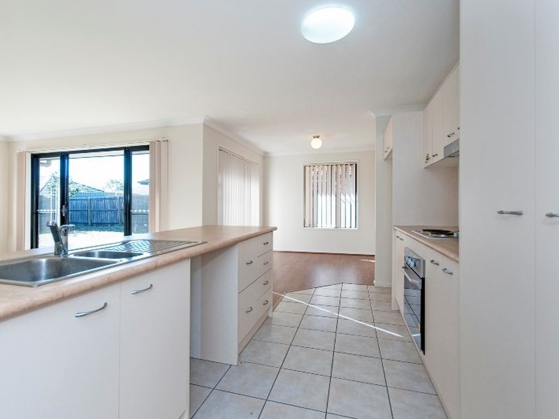 6 Dewhurst Crescent, Raceview QLD 4305