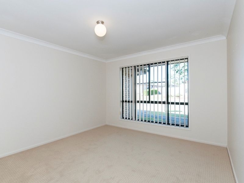 6 Dewhurst Crescent, Raceview QLD 4305
