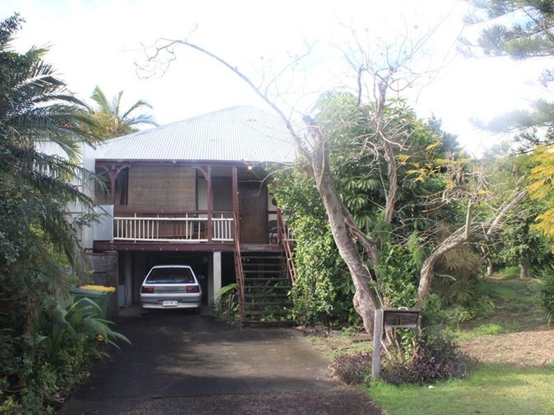 11 Burton Street, North Booval QLD 4304