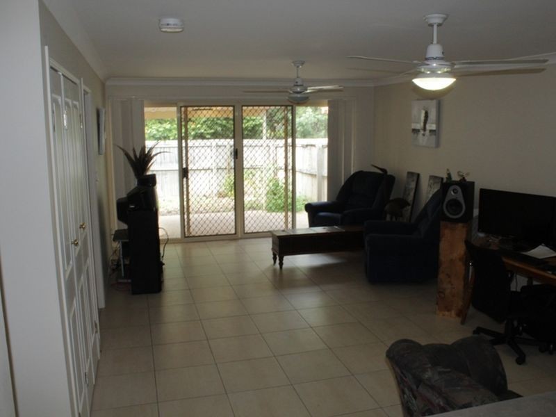 8/5 Spalding Crescent, Goodna QLD 4300