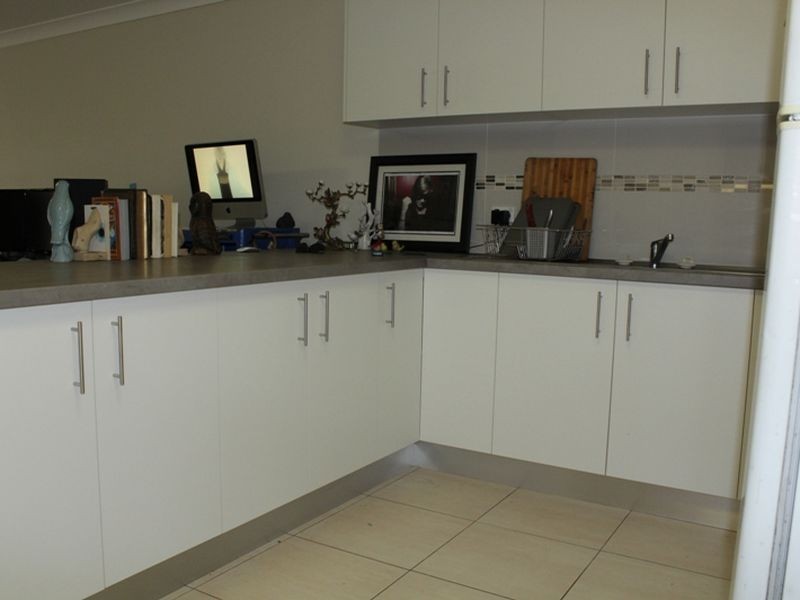 8/5 Spalding Crescent, Goodna QLD 4300