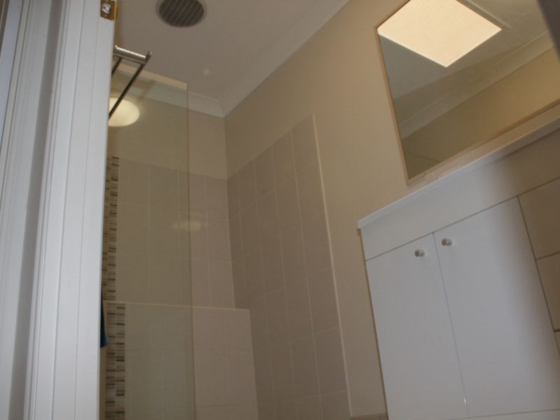 8/5 Spalding Crescent, Goodna QLD 4300