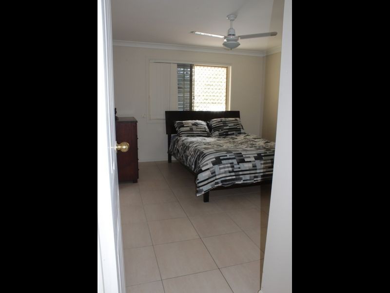 8/5 Spalding Crescent, Goodna QLD 4300