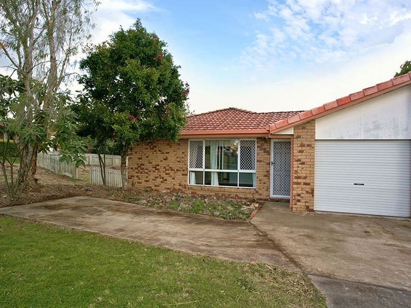 1/2 Mooney Close, Goodna QLD 4300