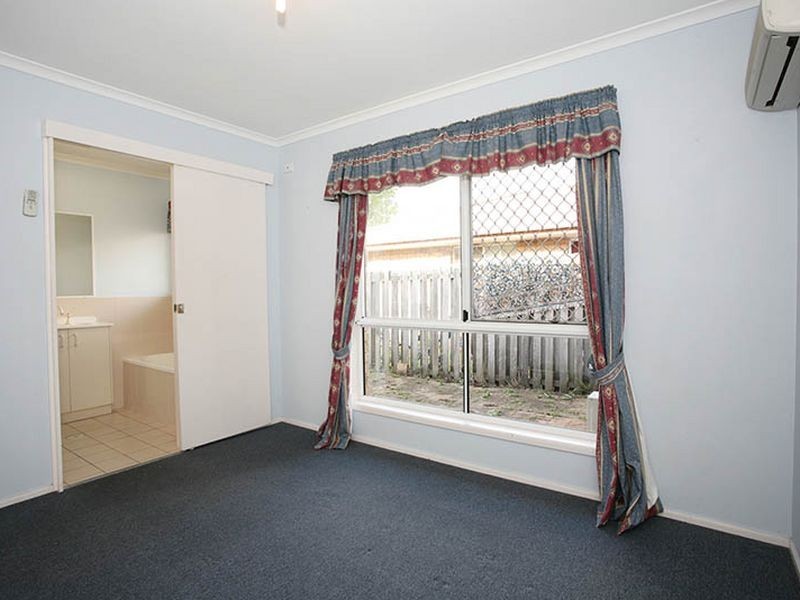 1/2 Mooney Close, Goodna QLD 4300