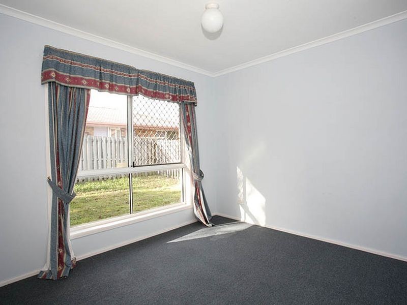 1/2 Mooney Close, Goodna QLD 4300
