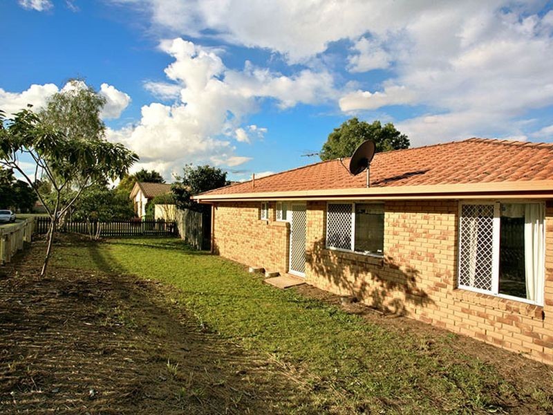 1/2 Mooney Close, Goodna QLD 4300