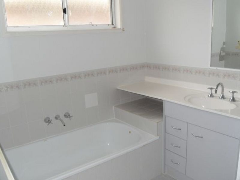 29 Bangalow Crescent, Raceview QLD 4305