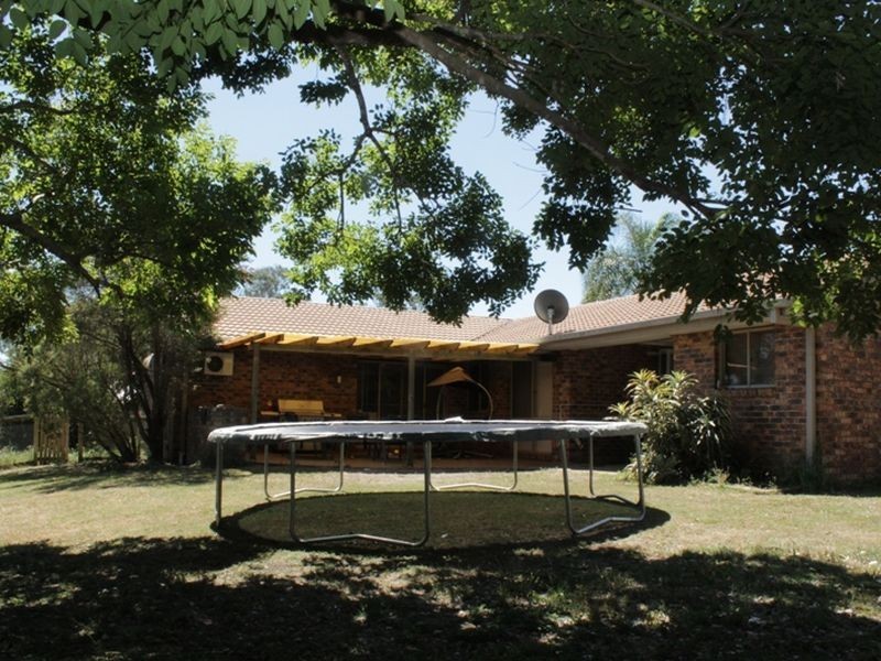 5 Yarrow Court, Redbank Plains QLD 4301