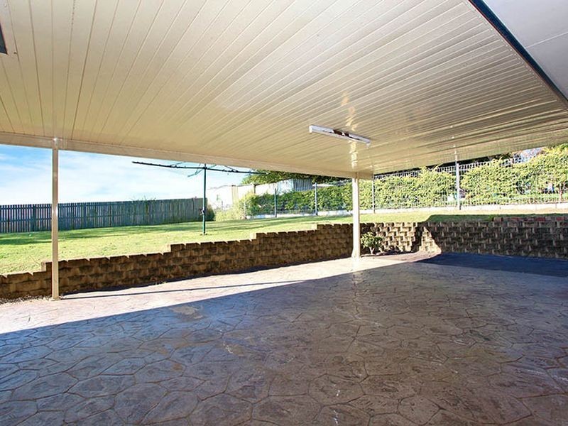 11 Bruce Street, Redbank Plains QLD 4301