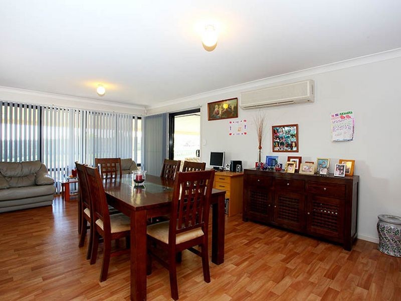 11 Bruce Street, Redbank Plains QLD 4301
