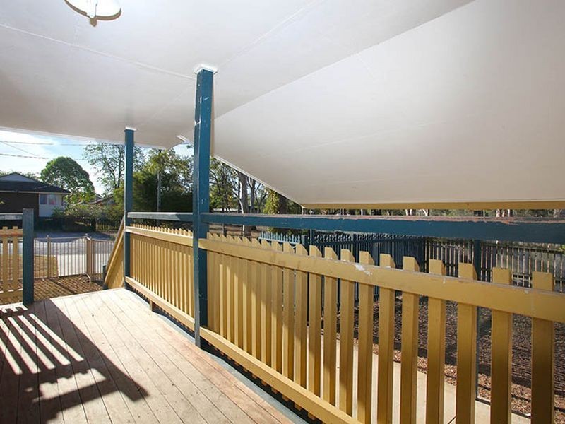 9 Davies Street, Riverview QLD 4303