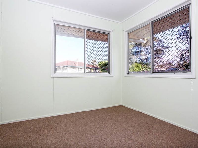 9 Davies Street, Riverview QLD 4303