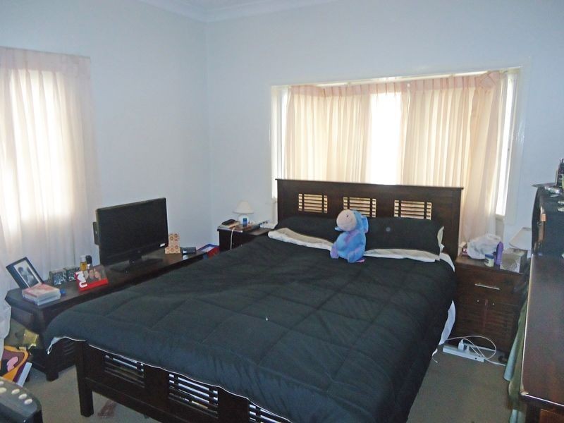 16 Kitchener Street, Booval QLD 4304