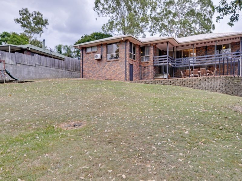 19 St Andrews Drive, Karana Downs QLD 4306