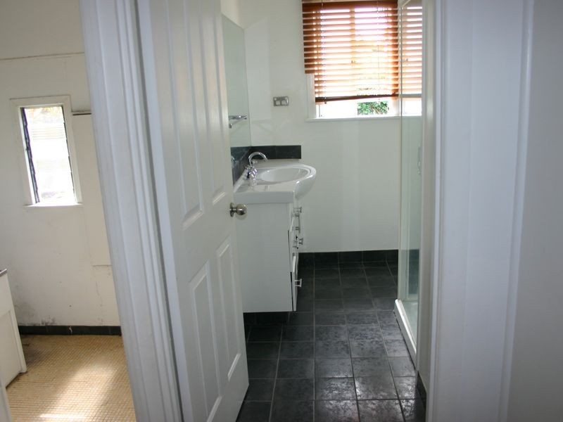 46 Raceview Avenue, Hendra QLD 4011