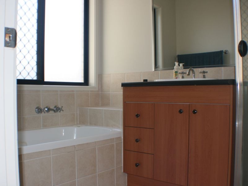 20 Greta Court, Camira QLD 4300