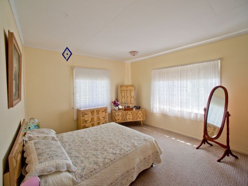 4 Slone Street, Riverview QLD 4303