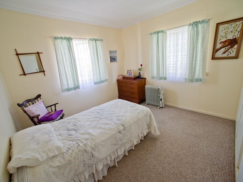 4 Slone Street, Riverview QLD 4303